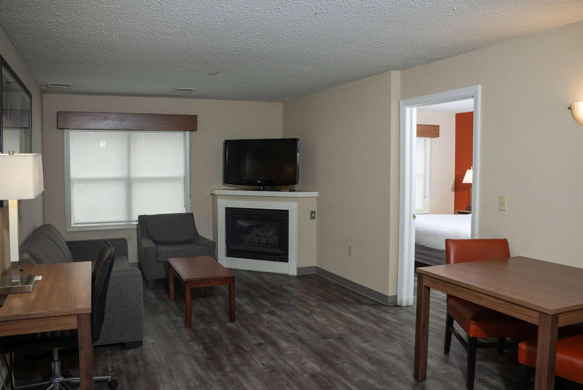Hawthorn By Wyndham Hotel 3*